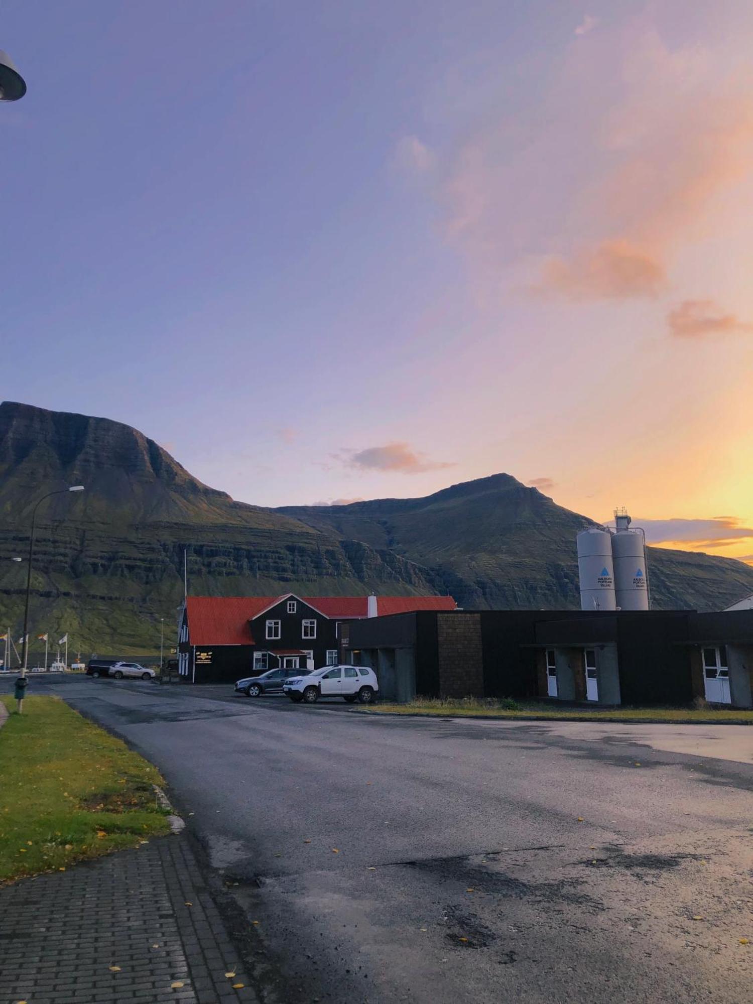 Hotel Austur Reydarfjordur ภายนอก รูปภาพ